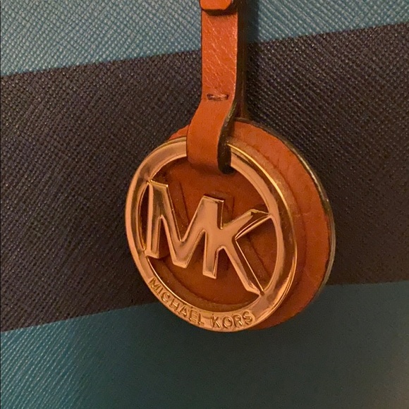 Leather Michael Kors Jet Set travel Saffiano bag - Picture 4 of 5